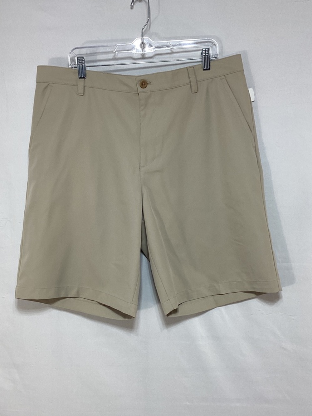 NWT Izod Golf Size 38 Men's Flat Front tan shorts. UPF-15 Wicking